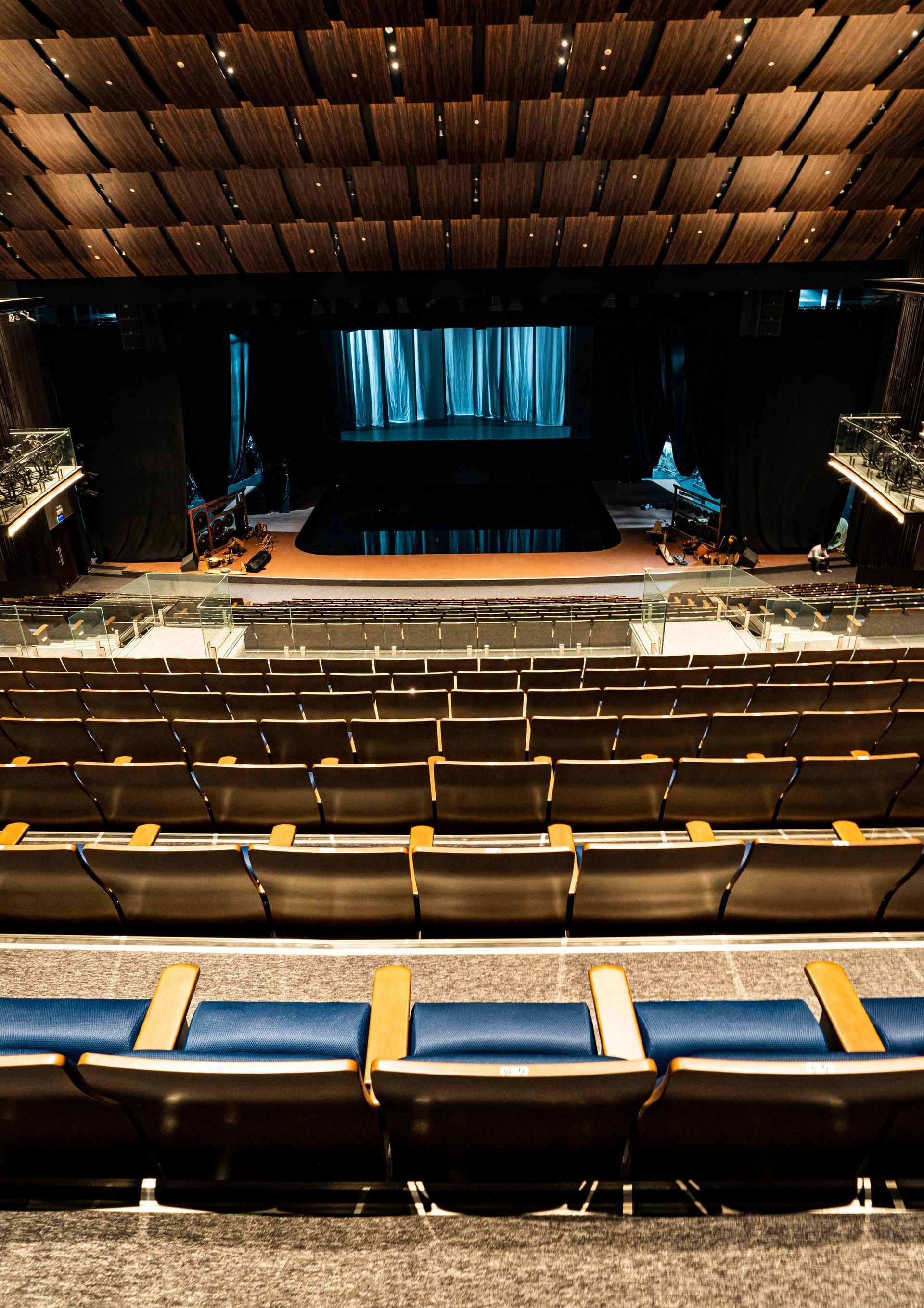 NỘI THẤT NHÀ HÁT