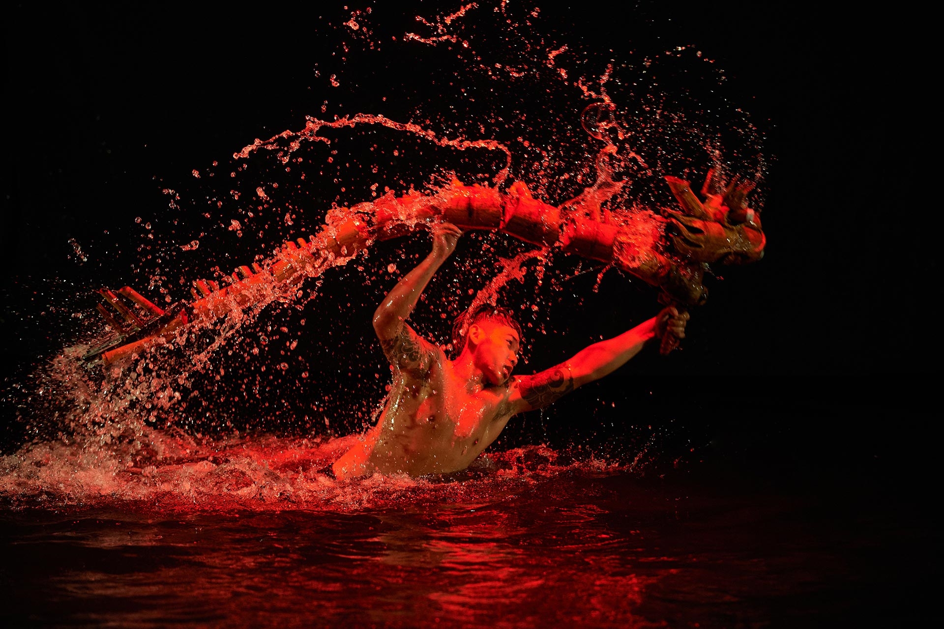 Khai trương nhà hát đó